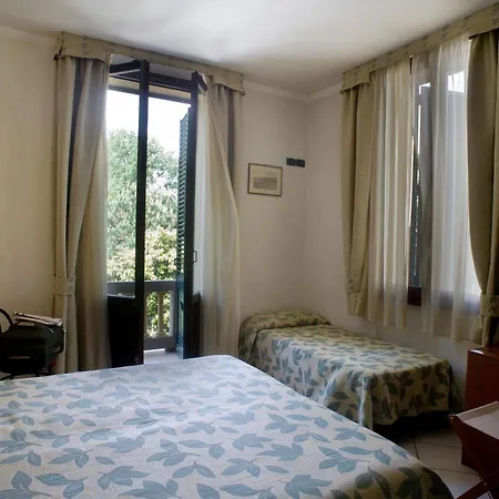 Otel Vittoria 3*