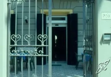 Vittoria Отель Виареджо